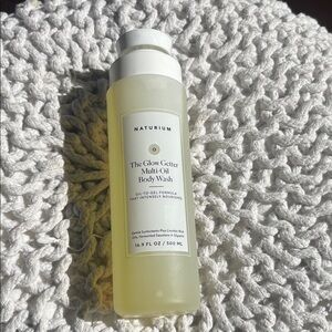 Naturium Glow Getter Multi-Oil Body Wash